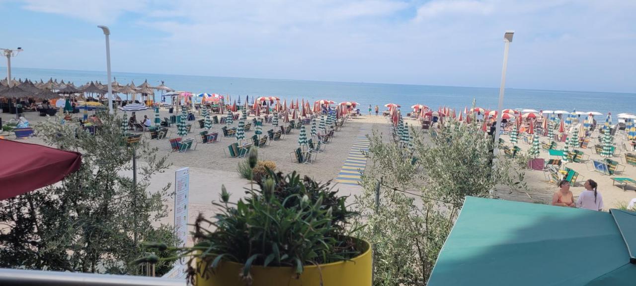 Beach View Apartment, Golem Durrës Kültér fotó